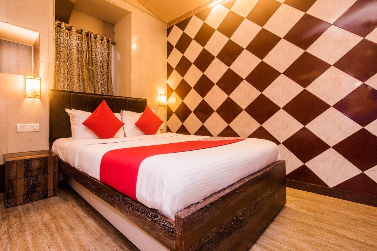 Hotel Oliver, Colaba Mumbai Exterior photo