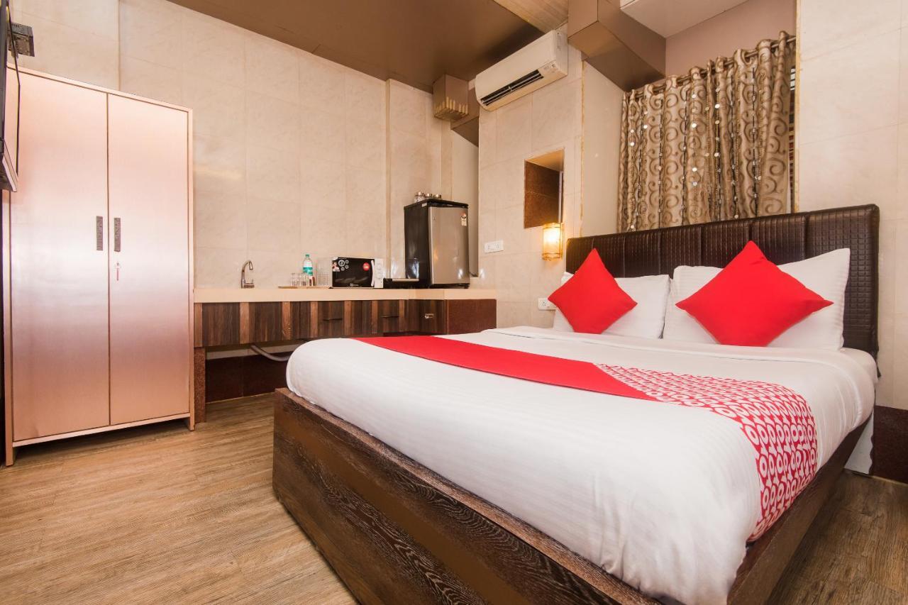 Hotel Oliver, Colaba Mumbai Exterior photo