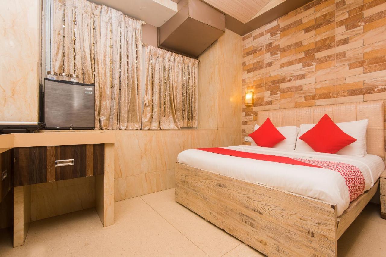 Hotel Oliver, Colaba Mumbai Exterior photo